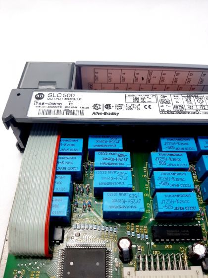 Módulo de Saida Allen Bradley SLC 500 - 1746-OW16 - SÉRIE: C