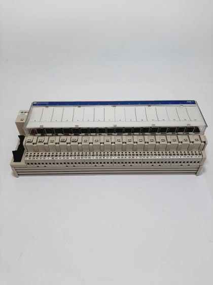 ABE7 P16T318 - Interface ABE7 - 16 Saídas Relé com Fusível